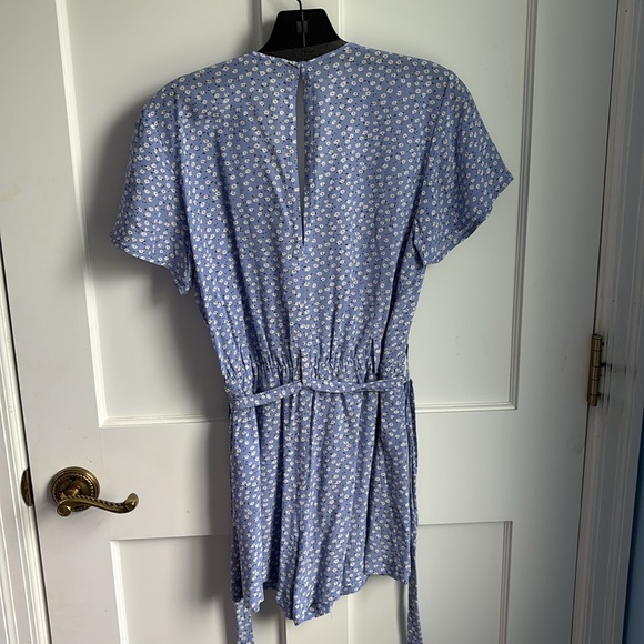 Rails Sophia Romper - size: XS - color: sky blue daisies - Picture 3 of 3